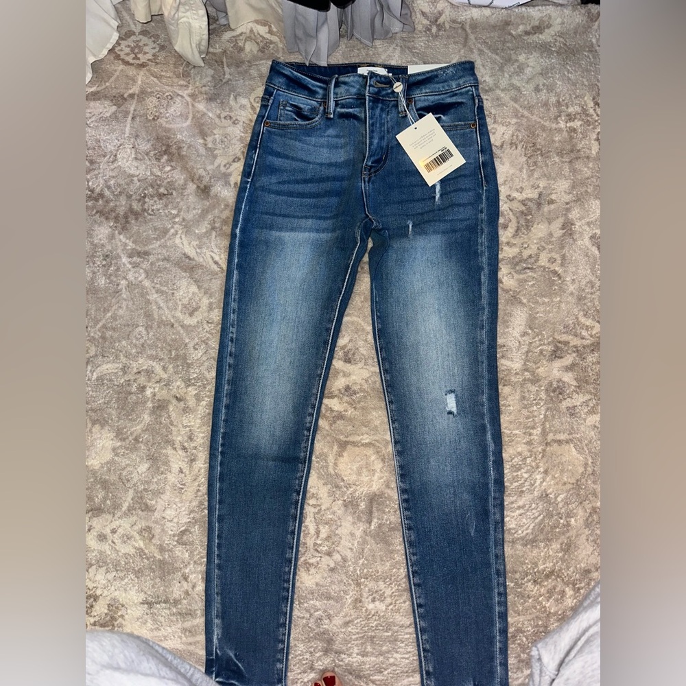 BOHME ZOLE SKINNY DENIM SIZE 24 / MEDIUM WASH 🫐
